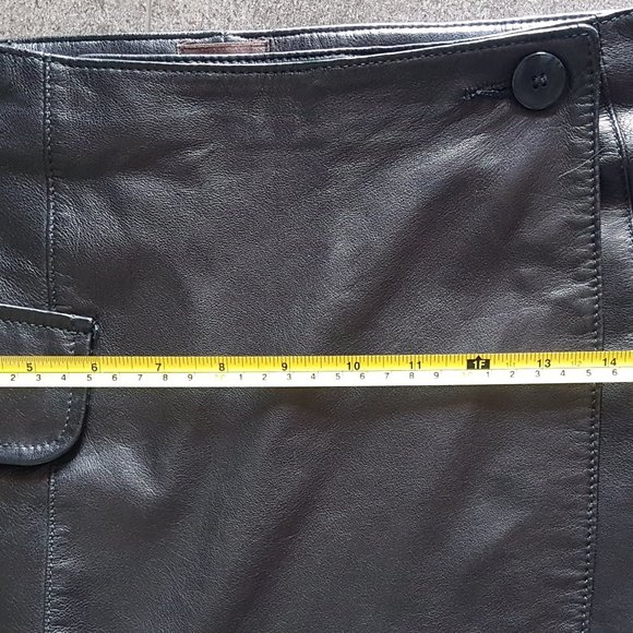 Danier Black Italian Leather Wrap Vintage Mini Skirt - Picture 9 of 9